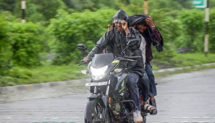 IMD Predicts Continued Rainfall and Issues Warnings for Odisha Districts