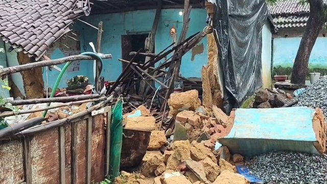 Deadly Wall Collapses in Odisha Amid Heavy Rain, Claiming Two Lives